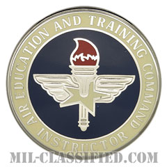 航空教育・訓練軍団章 (ベーシック・インストラクター)（Air Education and Training Command, Basic Instructor）[カラー/バッジ]画像
