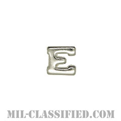 文字E (シルバー)（Letter "E", Silver, Marksmanship Ribbon, Expert）[リボン用デバイス（Attachment Device）]の画像
