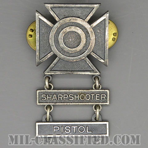 射撃技術章 (シャープシューター)（Marksmanship, Sharpshooter）[カラー/1960s/燻し銀（銀張り・Silver Filled）/バッジ/中古1点物（バー2個付）]の画像