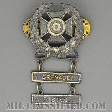 射撃技術章 (エキスパート)（Marksmanship Badge, Expert）[カラー/1960s/燻し銀（銀張り・Silver Filled）/バッジ/中古1点物（バー2個付）]画像