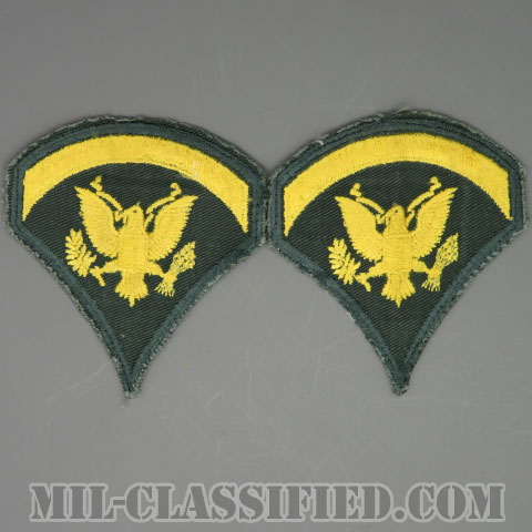 特技兵 (SP5)（Specialist 5）[カラー（グリーン）/男性用/カットエッジ/階級章（1959-1985）/パッチ/中古1点物（ペア2枚1組）]の画像
