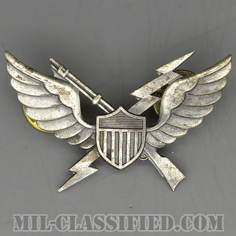 空中突撃章 (エアアサルト)（Air Assault Badge）[カラー/燻し銀/1964-1965/バッジ/中古1点物]の画像