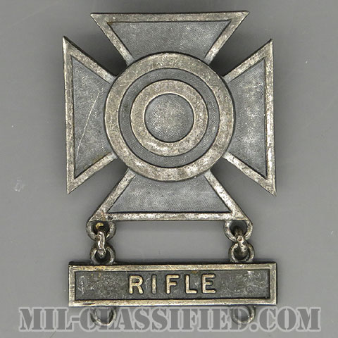 射撃技術章 (シャープシューター)（Marksmanship, Sharpshooter）[カラー/1940s/燻し銀（純銀・STERLING）/バッジ（ピンバック）/中古1点物（バー1個付）]の画像