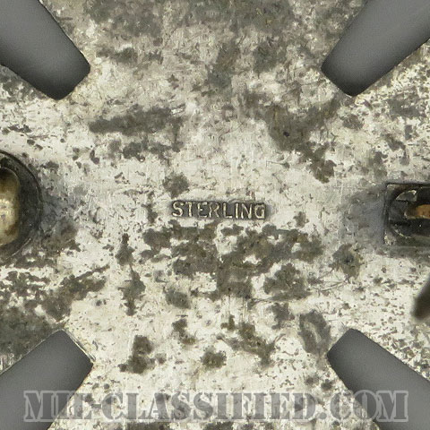 射撃技術章 (シャープシューター)（Marksmanship, Sharpshooter）[カラー/1940s/燻し銀（純銀・STERLING）/バッジ（ピンバック）/中古1点物（バー1個付）]画像