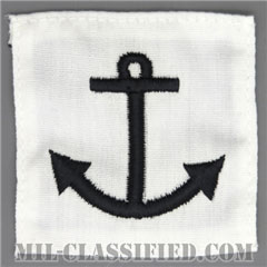 実習修了生（水兵）（Seaman, Apprentice Training Graduate）[ホワイト/腕章（Rating Badge）]の画像