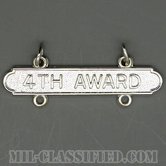 ライフル射撃技術章用バー (エキスパート再認定4回)（Rifle Expert, Requalification Bar, 4th Award）[カラー/鏡面仕上げ/バッジ]の画像