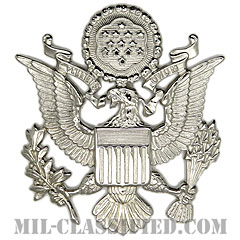 アメリカ空軍制帽用帽章 (将校用・男性用)（Air Force Service Cap Device, Officer, Male）[カラー/鏡面仕上げ/バッジ]の画像