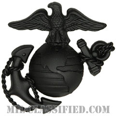 アメリカ海兵隊制帽用帽章 (将校用)（Marine Corps Service Cap Device, Officer）[サブデュード（ブラックメタル）/バッジ]画像