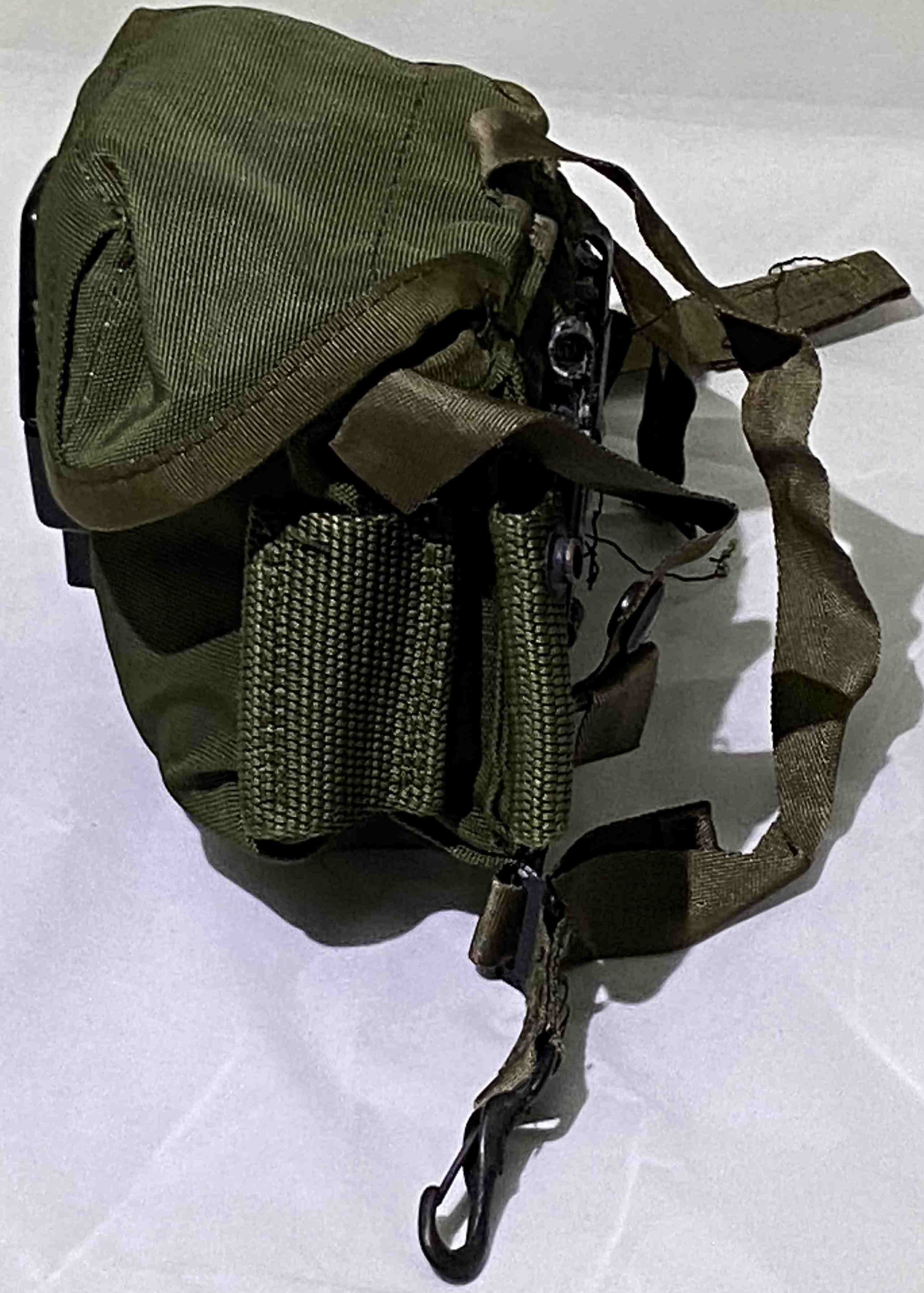 新品・マガジンポーチ・米軍放出品 M1967 アムニッションポーチ M16 20 