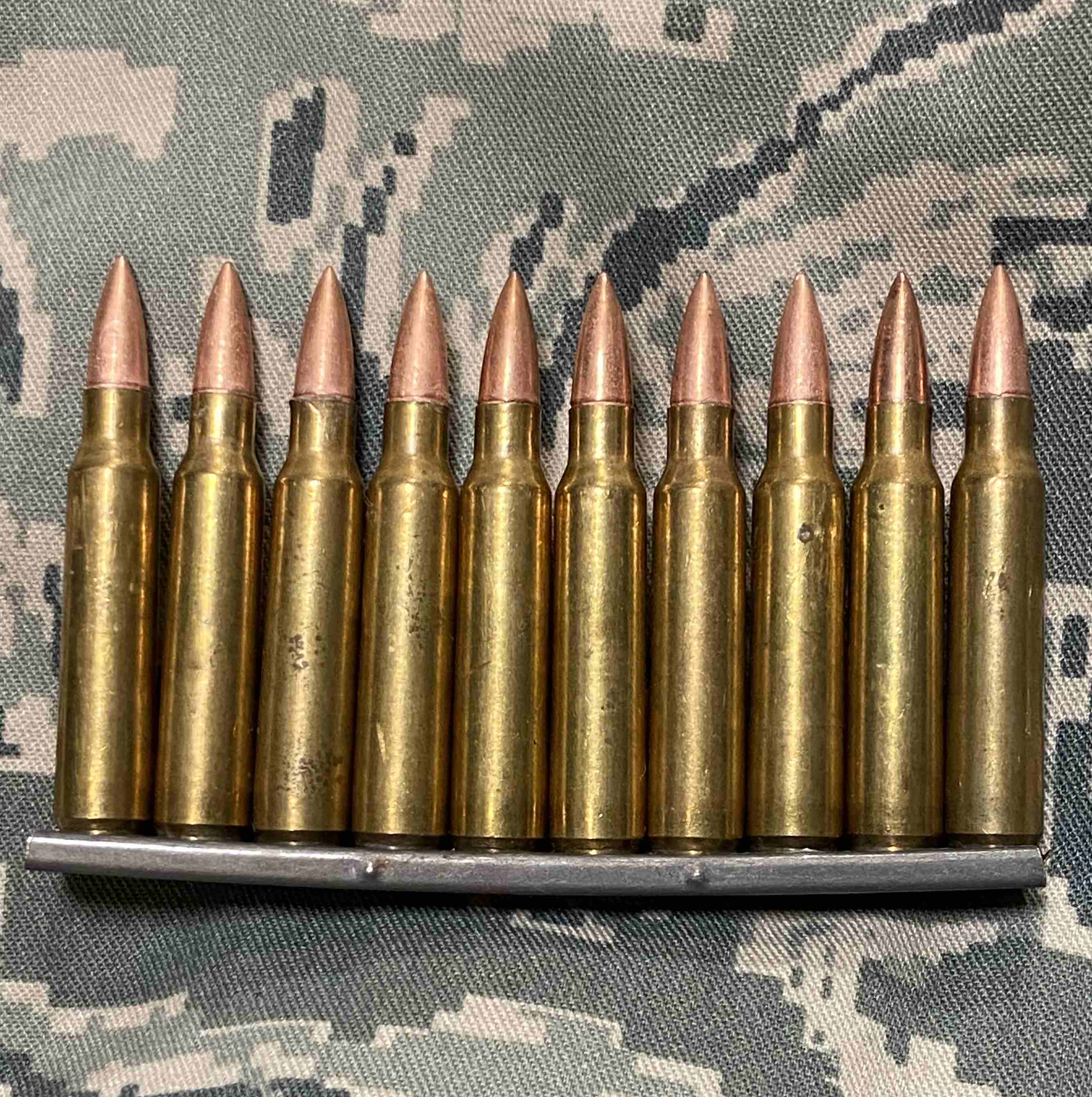 USED・ダミーカート（薬莢）・米軍放出品　5.56mm弾頭付き　10個　クリップ付き | ミリタリーサポート