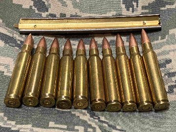 USED・ダミーカート（薬莢）・米軍放出品　5.56mm弾頭付き　10個　クリップ付き画像