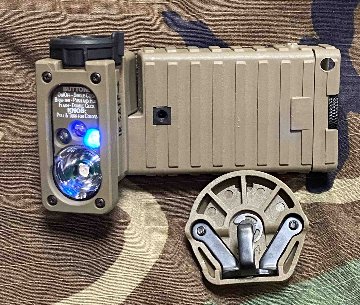 USED・STREAMLIGHT　LIGHT　SIDEWINDER＋ヘルメットマウント　セット・米軍放出品　実物　画像