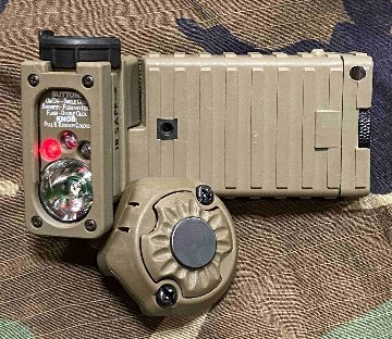 USED・STREAMLIGHT　LIGHT　SIDEWINDER＋ヘルメットマウント　セット・米軍放出品　実物　の画像