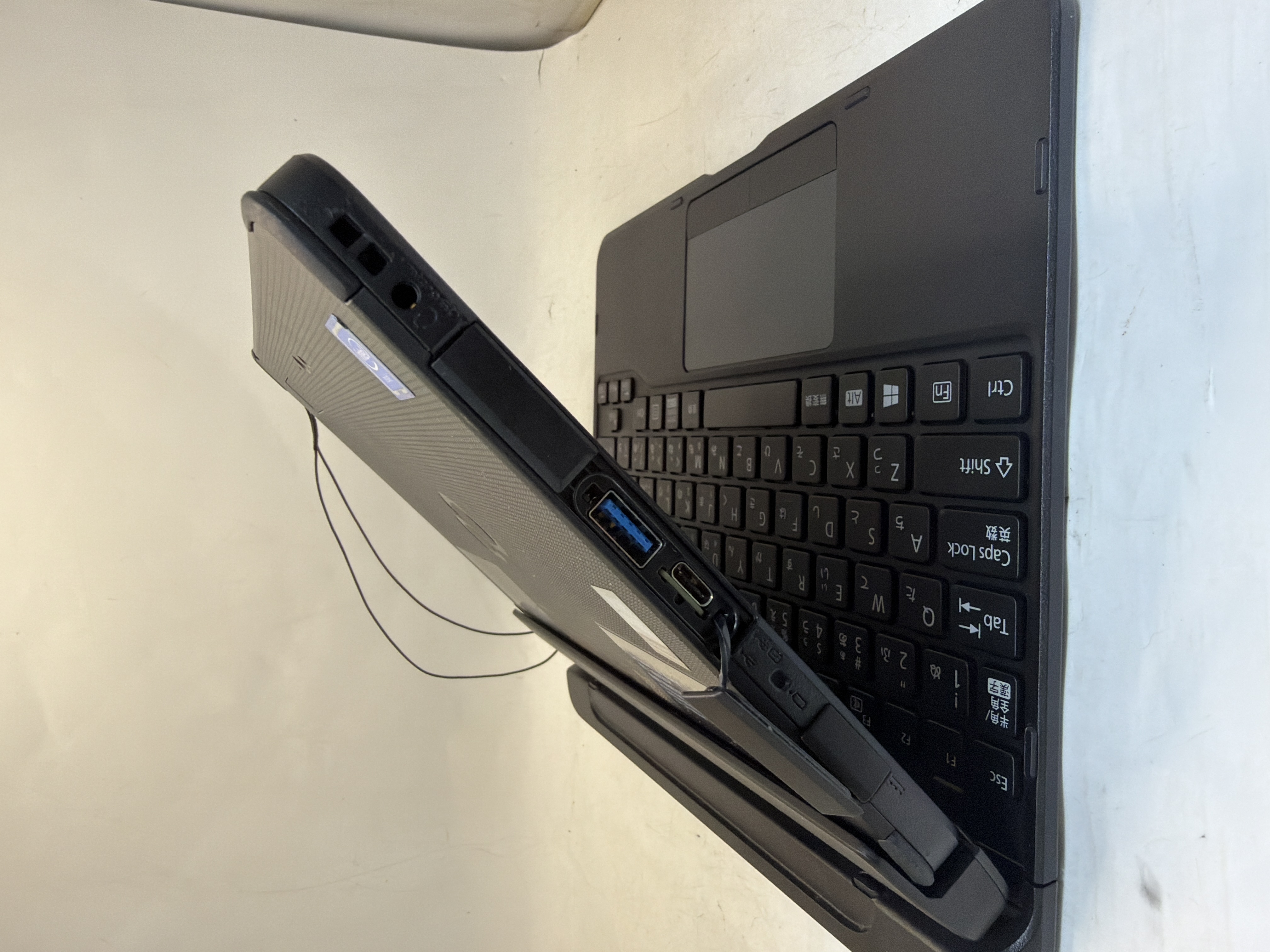ARROWS Tab Q509  4/128GB WIN11 Type C でも充電可能なモデル/キ-ボ-ド付きの画像