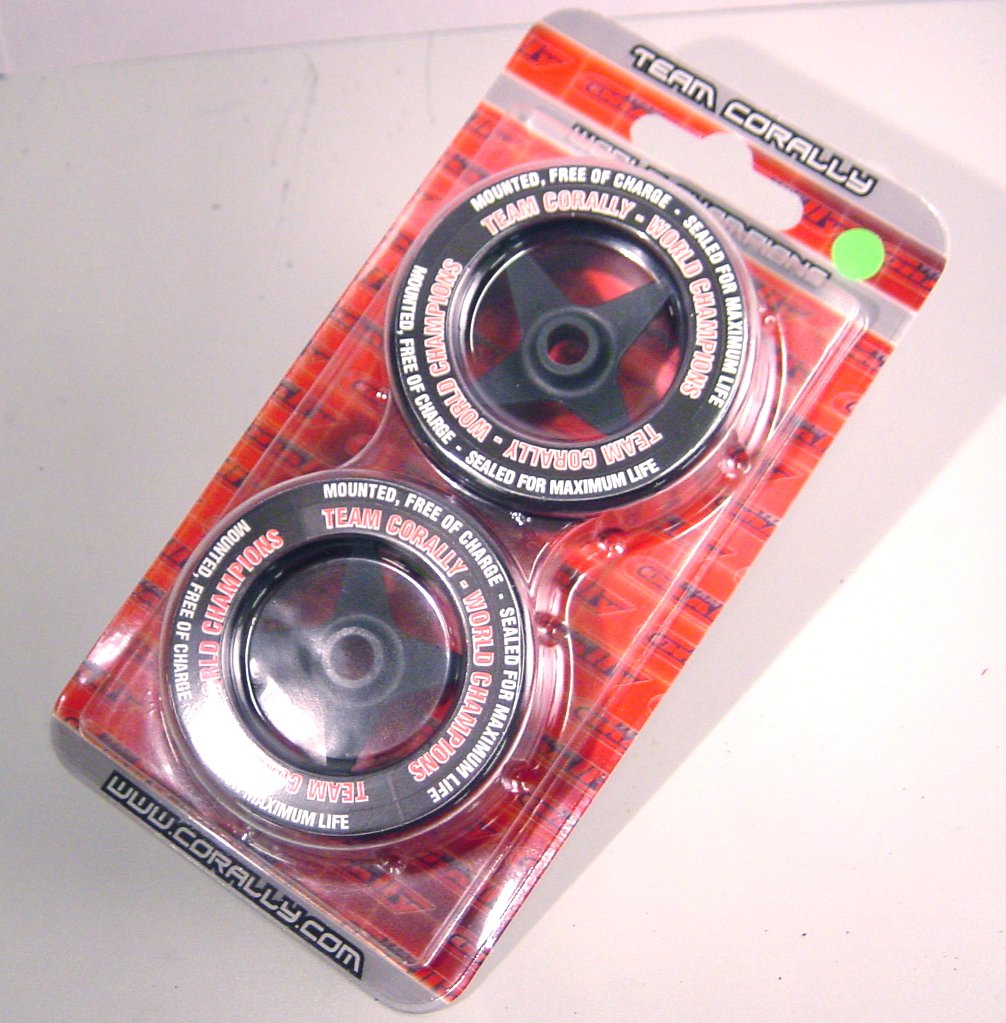 14740 Corally S4ブラックホイール接着済フロントタイヤ ピンクの画像