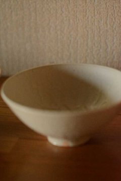紅/白瓷碗の画像