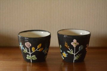 黒花マグカップの画像