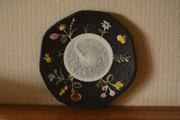 黒花5寸皿の画像