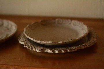 お皿（大きめ）の画像