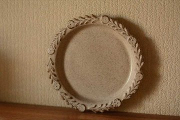 お皿（大きめ）の画像