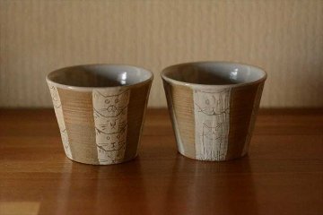 縦縞ネコフリーカップの画像