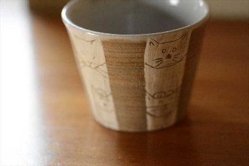 縦縞ネコフリーカップの画像