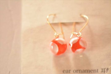 キャンディフープピアス/dotの画像