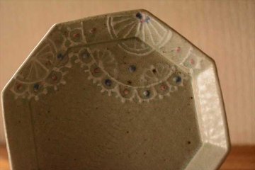 レース紋八角皿の画像