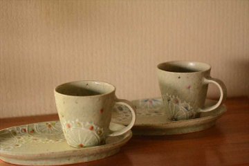 レース紋楕円皿の画像
