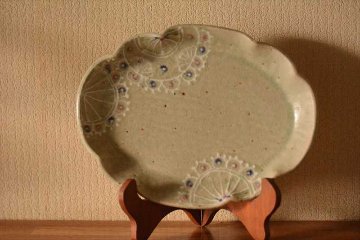 レース紋ひらひら楕円皿の画像