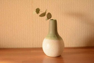 tori一輪挿しの画像