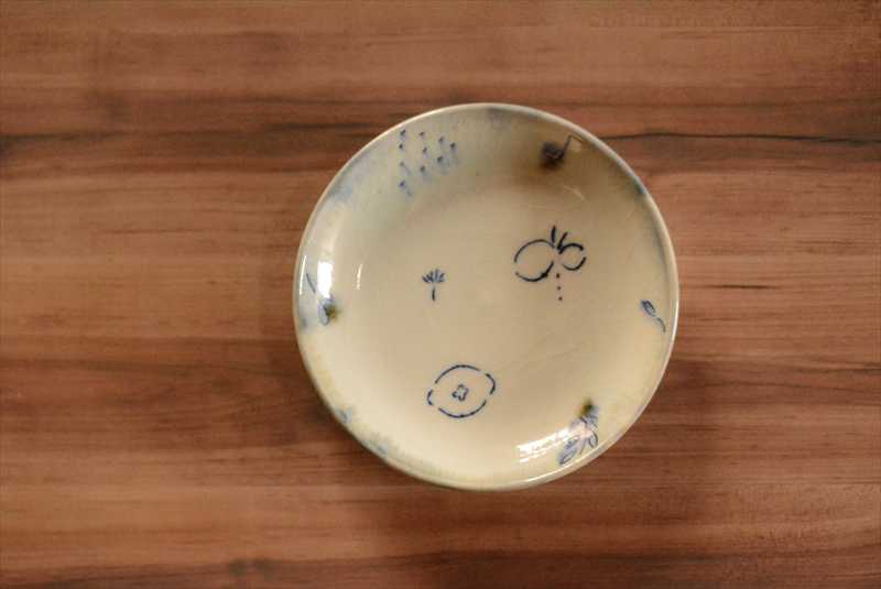 絵付け4寸皿の画像