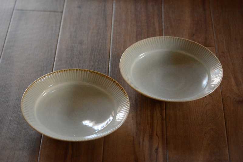 線刻5寸皿の画像