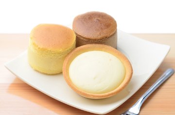 チーズとショコラのスフレとタルトのセットの画像