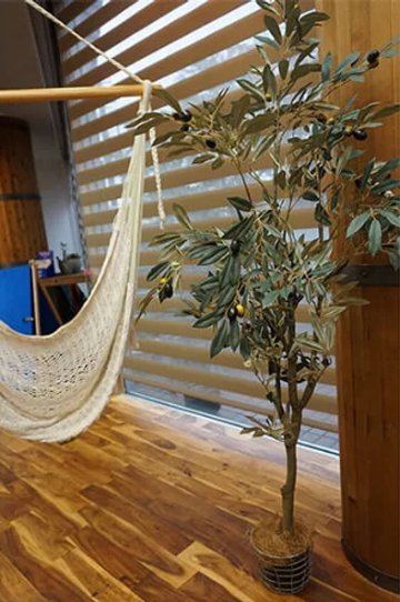 オリーブの樹　観葉植物　フェイクグリーン 大型　H152cm 人工植物 の画像