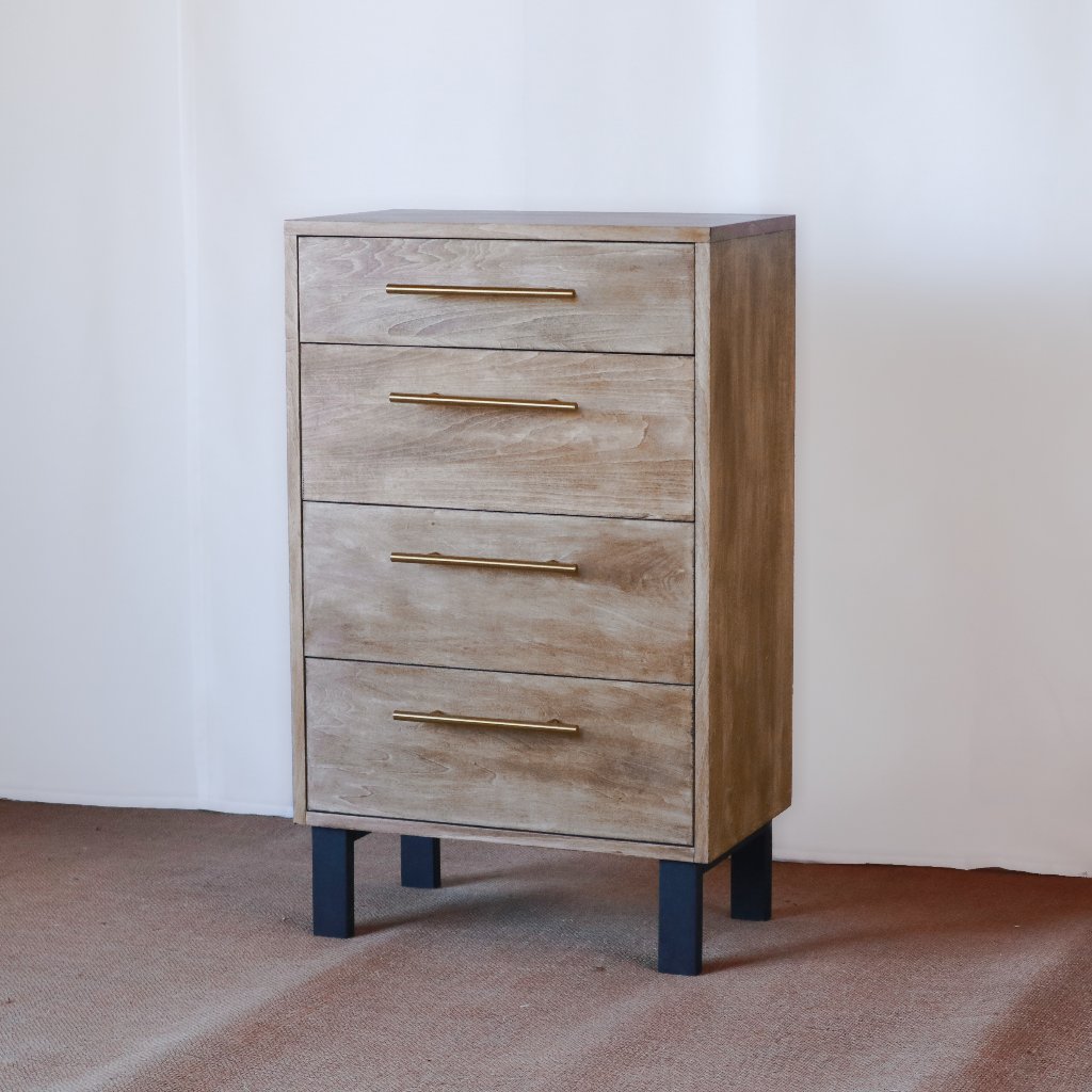 ワックス仕上げのチェストの画像