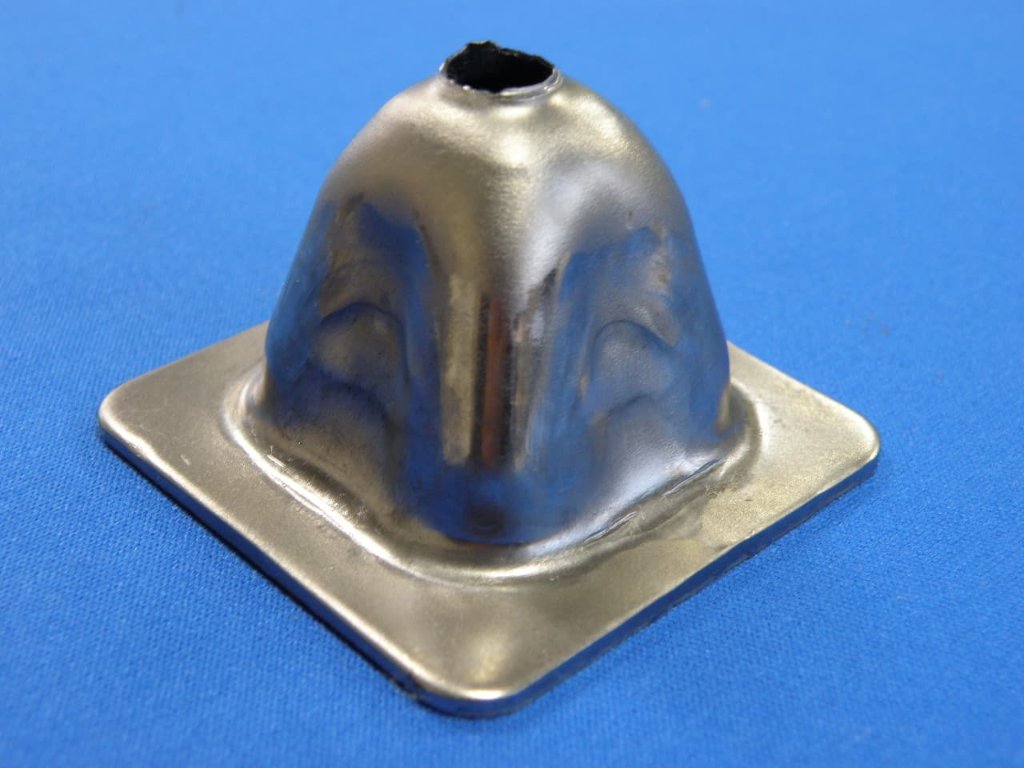 E-1 ネスティング50角オスの画像