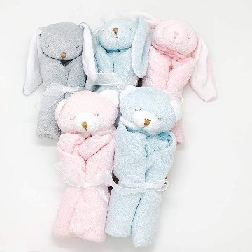 ご出産祝いにサンフランシスコ発ベビー用品ブランド「エンジェルディア」ブランキーかわいい動物のぬいぐるみとタオルがひとつになったにぎにぎクロス（ブルーベア）の画像