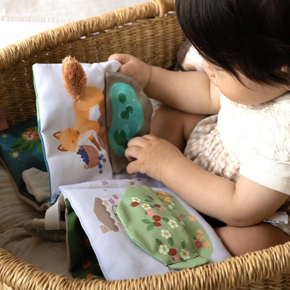 ご出産祝いにおすすめ！ふんわりえほん布絵本「りすくんのさくらんぼ探し」しかけえほん 専用箱入りでプレゼントにぴったり♪洗える布えほんの画像