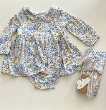 ご出産祝いに！サンフランシスコ発ベビー服ブランド「エンジェルディア」ブルーフラワーロンパースドレスワンピース6-12ヵ月用（日本サイズ70サイズから80サイズ）スワドルとセットでご出産祝いに！の画像