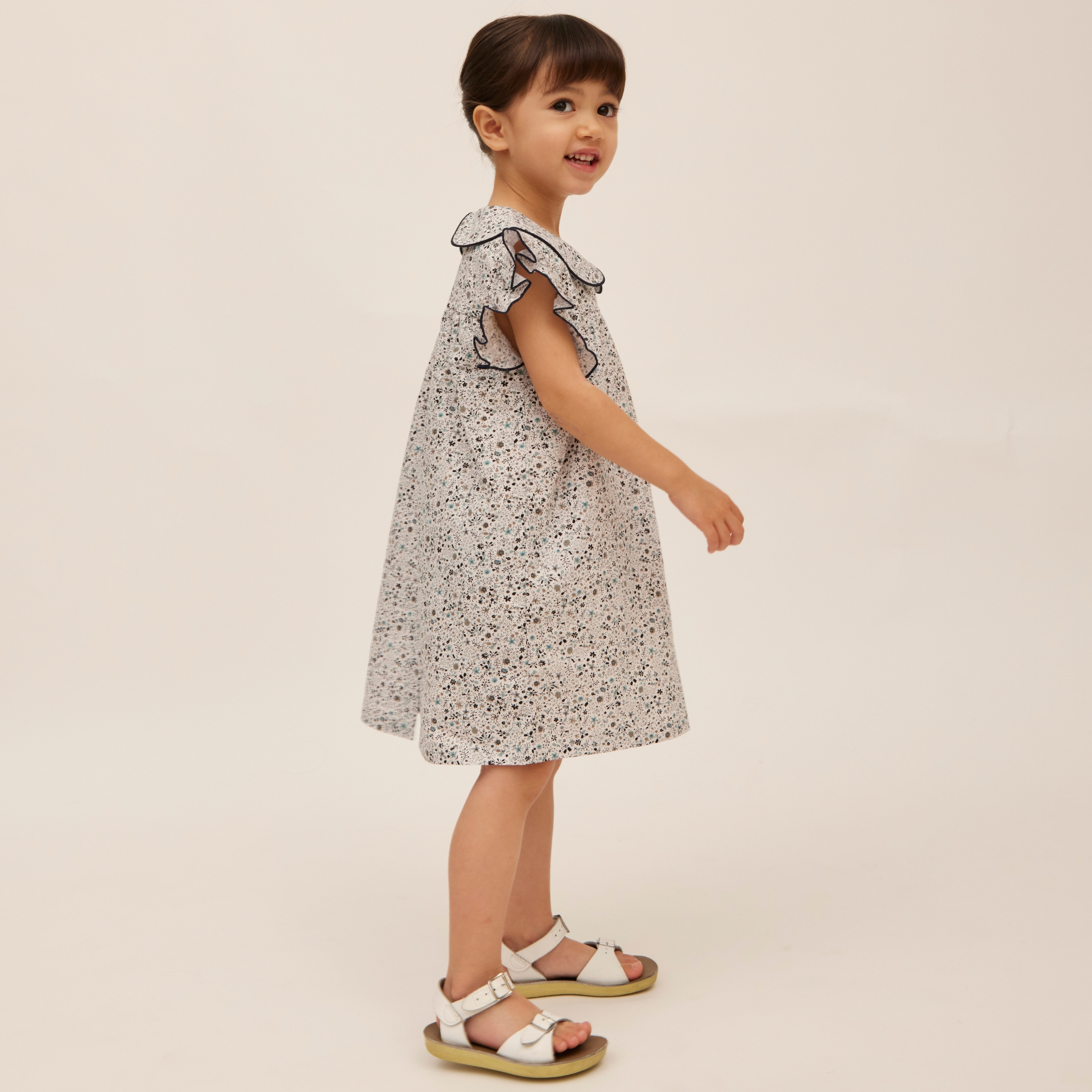 子供服ブランド「プチミグ」の夏の子供服日本発子供服ブランド「プチミグ」夏の小花柄ワンピース3サイズ80サイズ、90サイズ、100サイズの画像