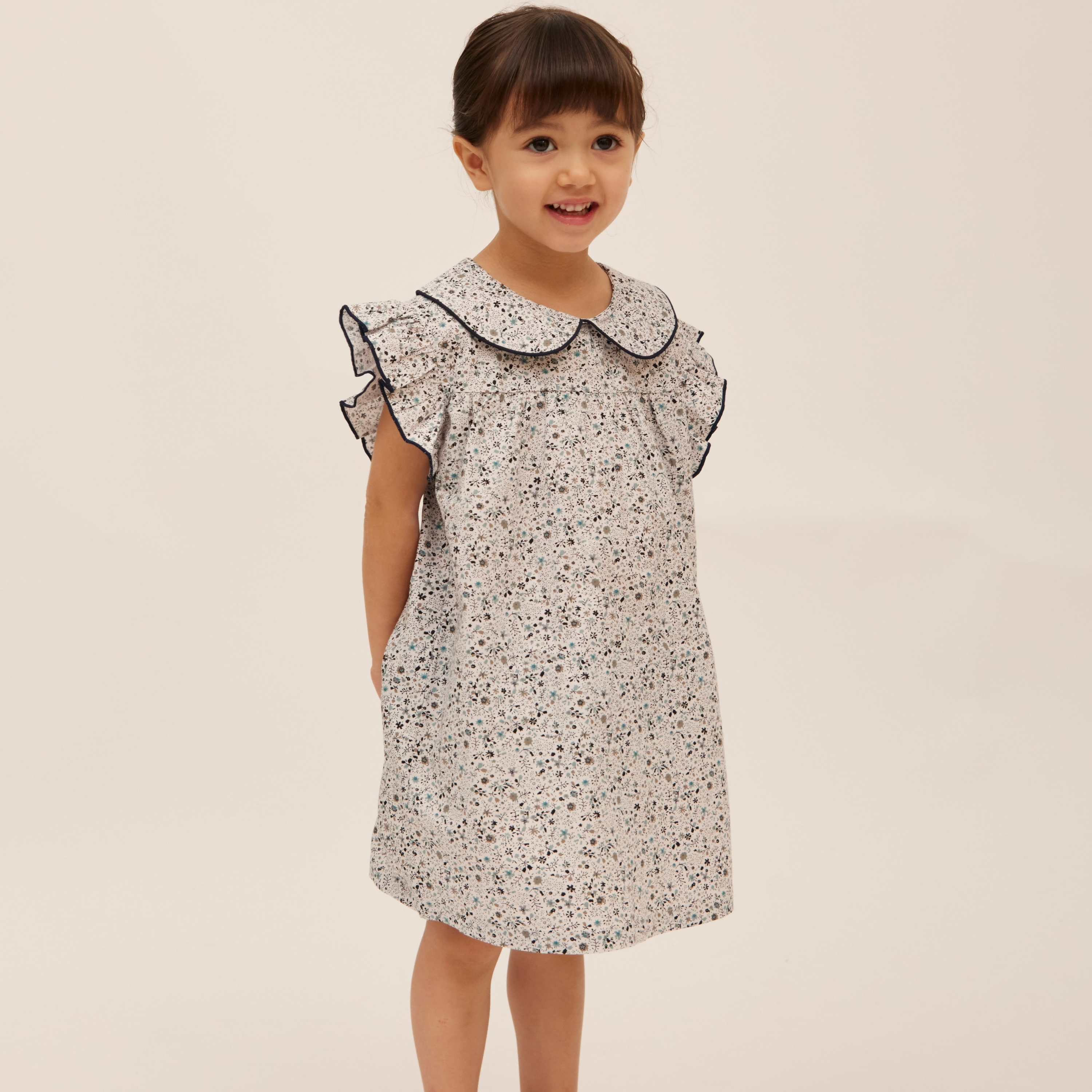 子供服ブランド「プチミグ」の夏の子供服日本発子供服ブランド「プチミグ」夏の小花柄ワンピース3サイズ80サイズ、90サイズ、100サイズの画像