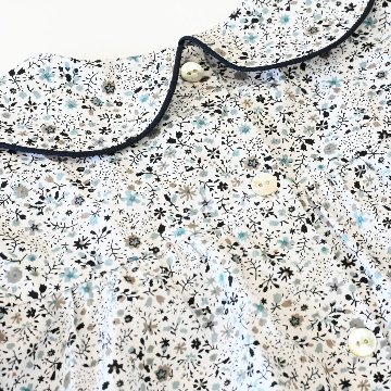 子供服ブランド「プチミグ」の夏の子供服日本発子供服ブランド「プチミグ」夏の小花柄ワンピース3サイズ80サイズ、90サイズ、100サイズの画像