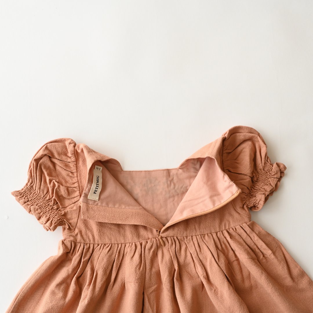 子供服ブランド「プチミグ」の夏の子供服日本発子供服ブランド「プチミグ」夏のワンピース刺しゅう入り100から120サイズまでお誕生日プレゼントに！の画像