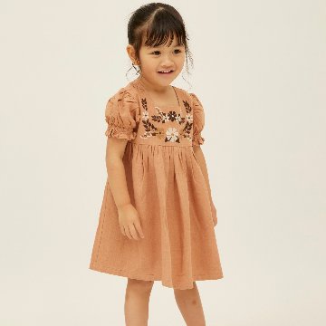 子供服ブランド「プチミグ」の夏の子供服日本発子供服ブランド「プチミグ」夏のワンピース刺しゅう入り100から120サイズまでお誕生日プレゼントに！の画像