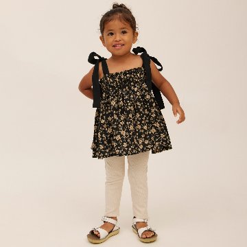 子供服ブランド「プチミグ」の夏の子供服日本発子供服ブランド「プチミグ」ノースリーブトップスキャミソール小花柄シックなブラック90サイズと100サイズの画像