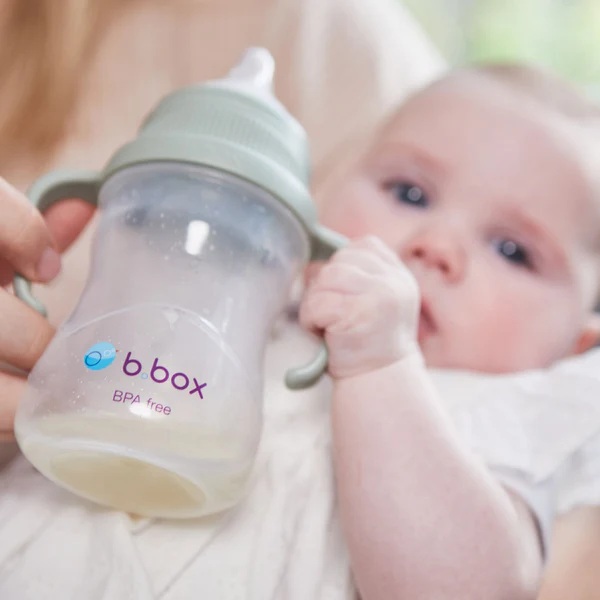 対象月齢３ヵ月～「b.boxビーボックス」ステップアップマグセットくすみカラーご出産祝いにおすすめ！哺乳瓶からコップ飲みの練習まで成長にあわせて使えます!おすすめギフトセット（セージGreen）の画像