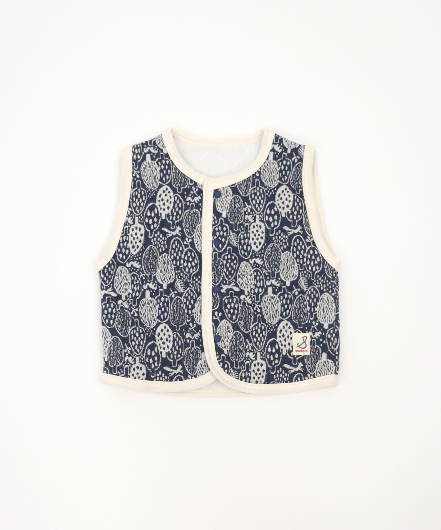 日本製ベビー服ブランド「スタンプル」北欧風フォレストジャガード綿コットン100％中綿キルト加工☆着心地抜群ベビー用ベストご出産祝い・ご出産準備に！60-80㎝（3色）MadeinJapanの画像