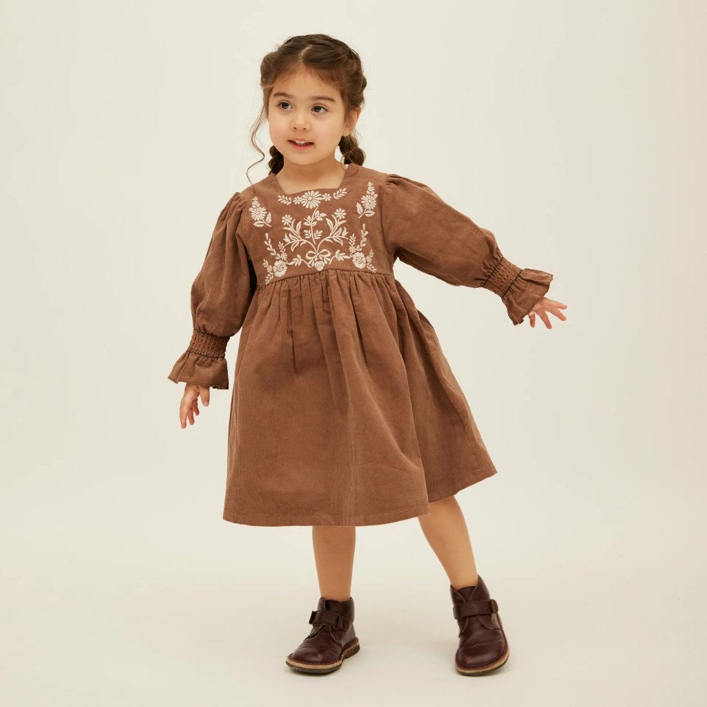 お出かけシーズンにぴったり！きれいな刺しゅうが施されたコーデュロイワンピース☆お誕生日プレゼント・クリスマスギフトに！80サイズ、90サイズ、100サイズ、110サイズの画像