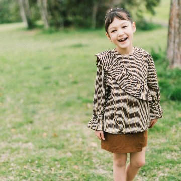 お誕生日プレゼント・クリスマスプレゼントに「PetitMigプチミグ」秋の新作子供服斜めフリルチェック柄ブラウス サイズ80サイズ、90サイズ、100サイズ、110サイズの画像